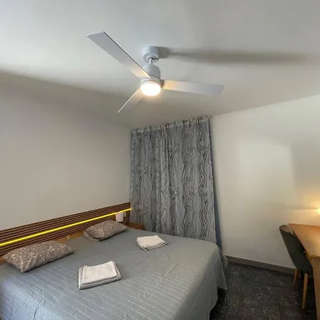 Ocean Breeze Villamaracuya Guest house *